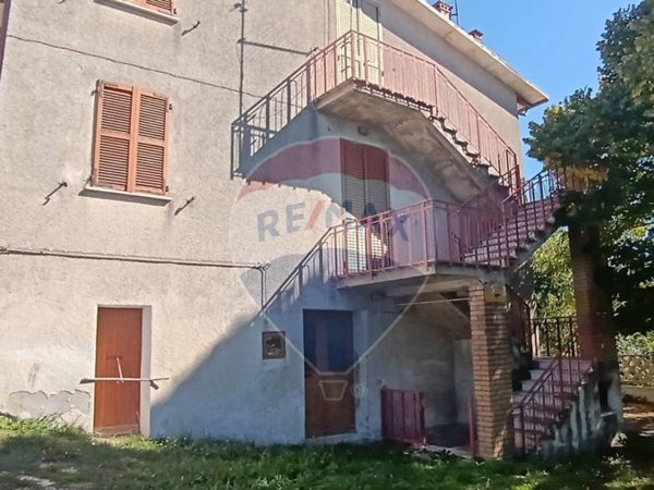 casa semindipendente in vendita a Gualdo Tadino in zona Poggio Sant'Ercolano
