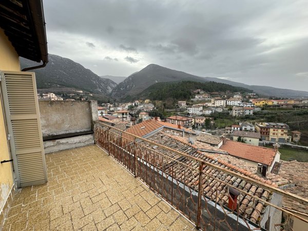 casa indipendente in vendita a Gualdo Tadino