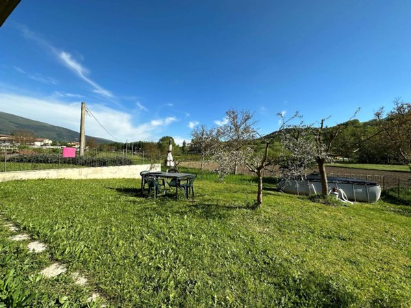 casa indipendente in vendita a Gualdo Tadino