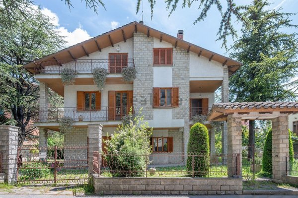 casa indipendente in vendita a Gualdo Tadino