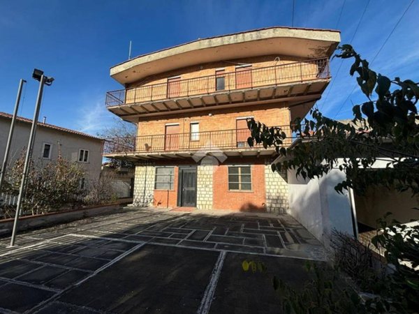 casa indipendente in vendita a Gualdo Tadino