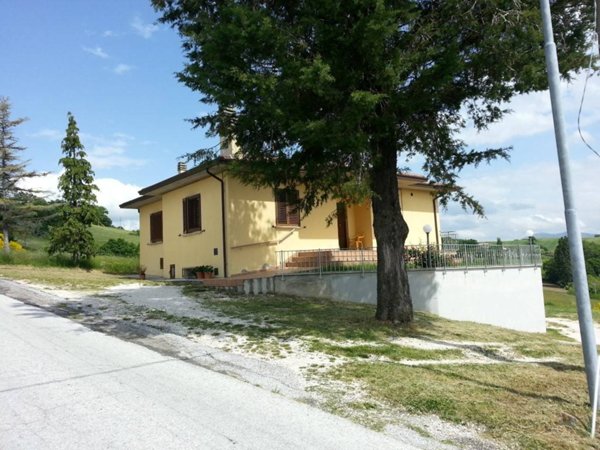 casa indipendente in vendita a Gualdo Tadino