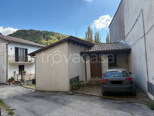 casa indipendente in vendita a Gualdo Tadino