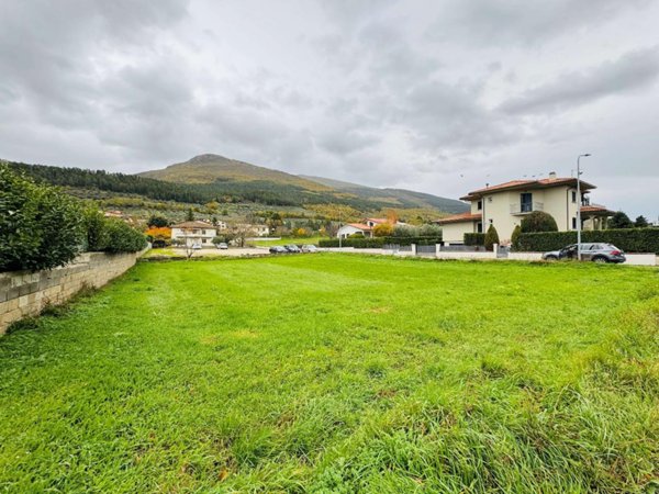 terreno edificabile in vendita a Gualdo Tadino