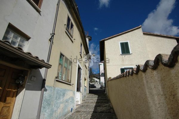 casa indipendente in vendita a Gualdo Tadino