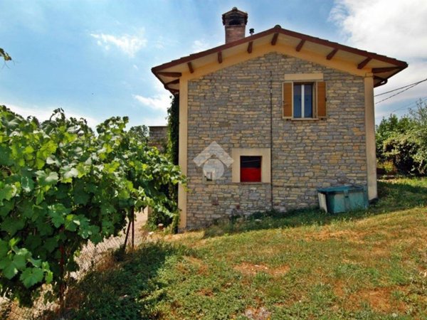 casa indipendente in vendita a Gualdo Tadino in zona Morano Madonnuccia