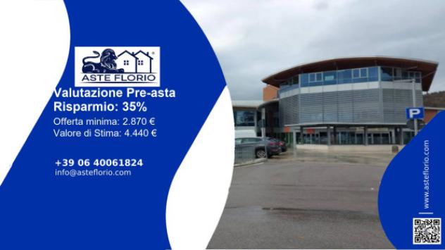 locale di sgombero in vendita a Gualdo Tadino