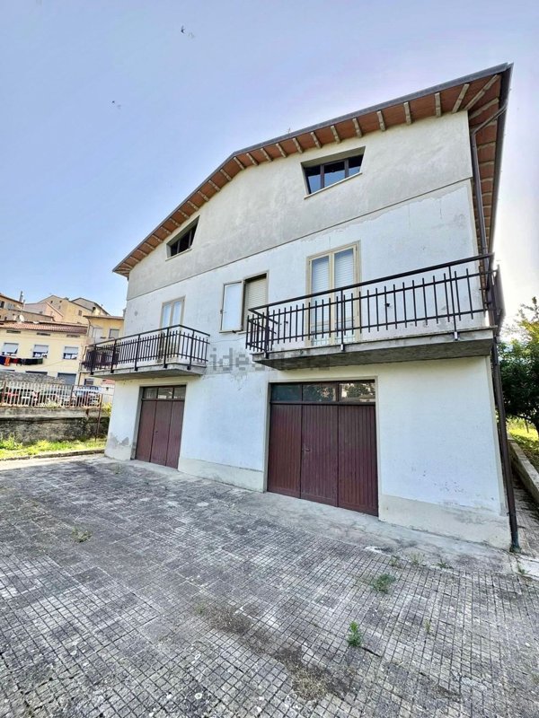 casa indipendente in vendita a Gualdo Tadino