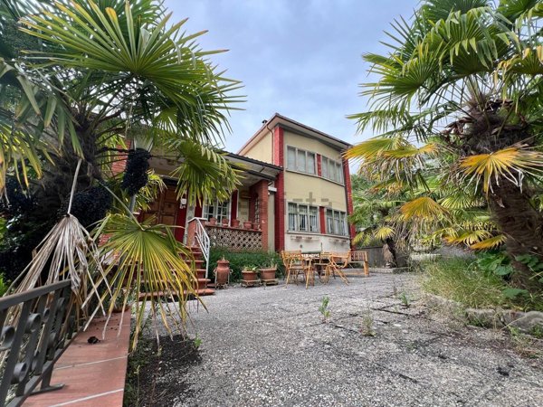 casa indipendente in vendita a Gualdo Tadino