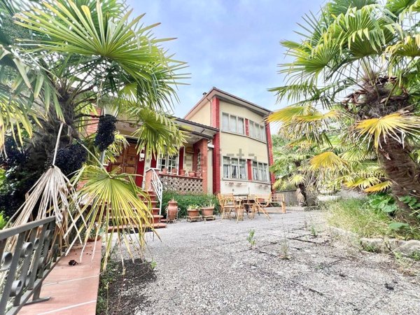 casa indipendente in vendita a Gualdo Tadino