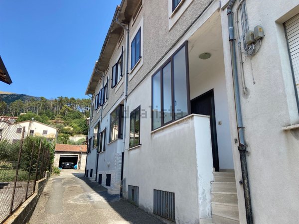 casa indipendente in vendita a Gualdo Tadino