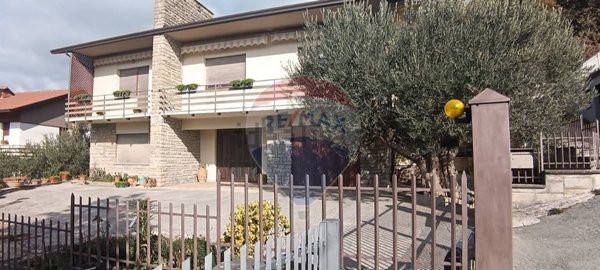 casa indipendente in vendita a Gualdo Tadino