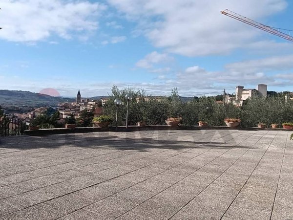 casa indipendente in vendita a Gualdo Tadino in zona Casale