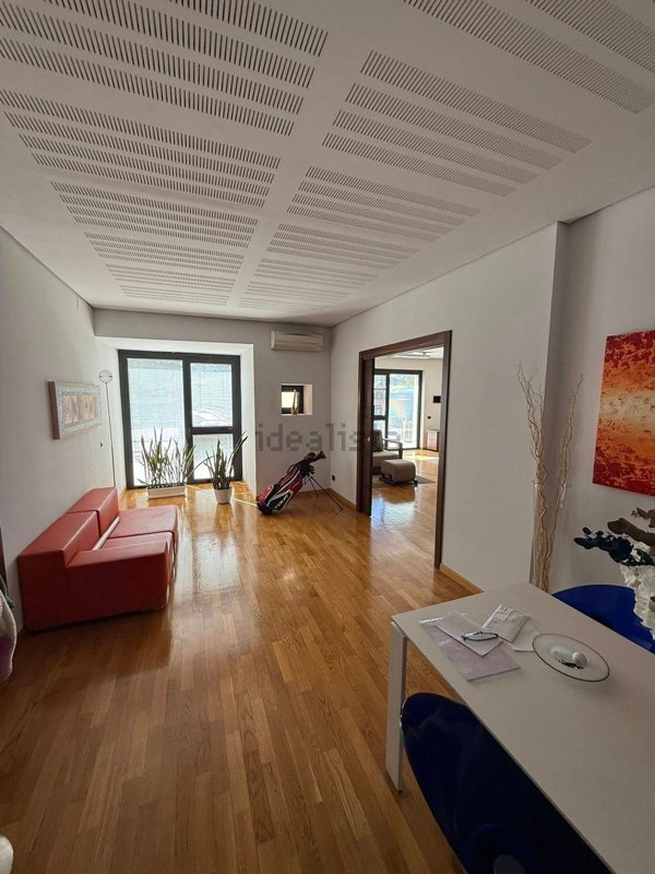 ufficio in vendita a Gualdo Tadino