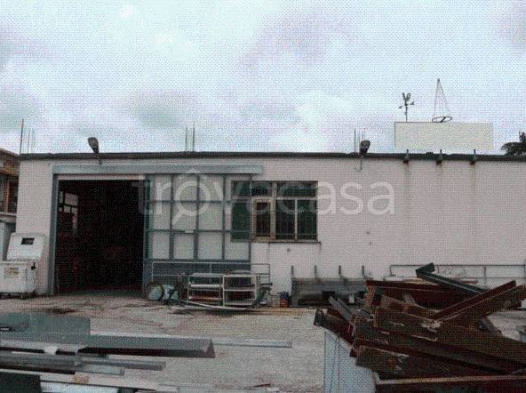 negozio in vendita a Gualdo Tadino