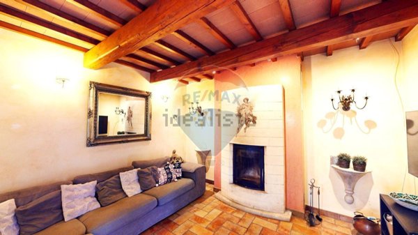 casa indipendente in vendita a Gualdo Tadino