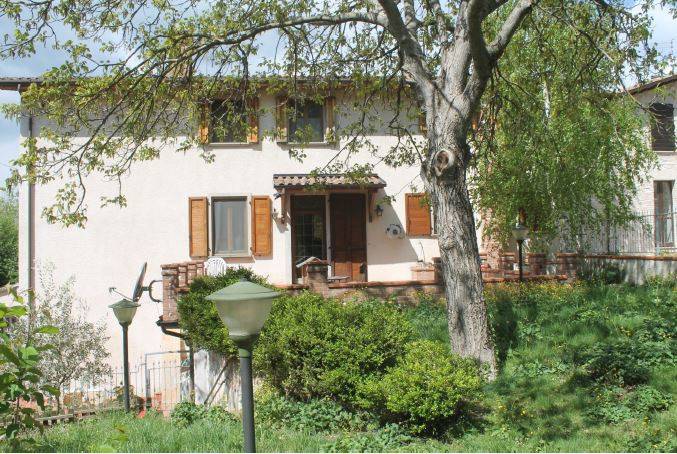 casa indipendente in vendita a Gualdo Tadino