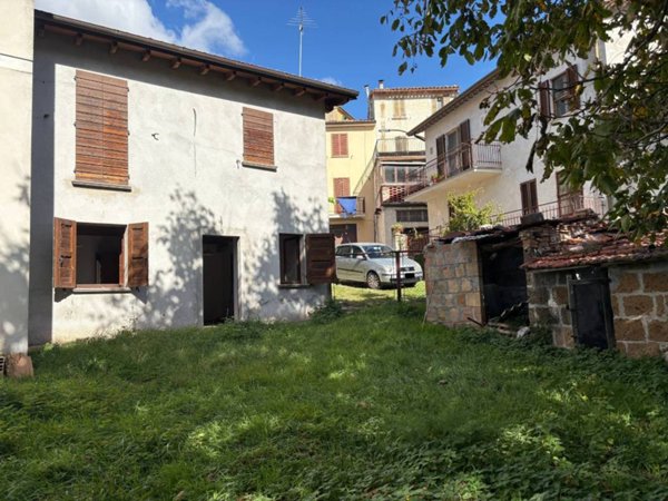 casa indipendente in vendita a Gualdo Tadino in zona Palazzo Mancinelli