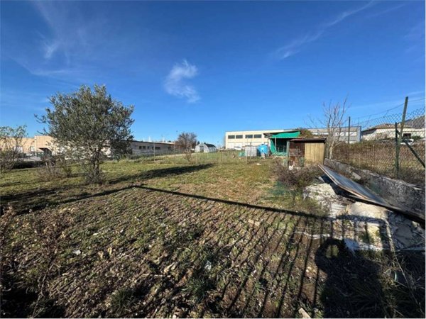 terreno edificabile in vendita a Gualdo Tadino