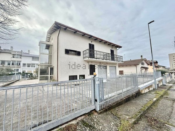 casa indipendente in vendita a Gualdo Tadino