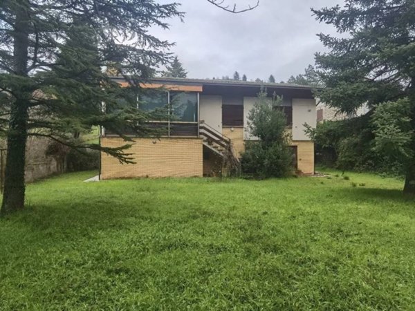 casa indipendente in vendita a Gualdo Tadino in zona Palazzo Mancinelli