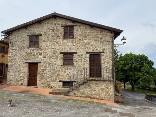 casa indipendente in vendita a Gualdo Tadino in zona Grello
