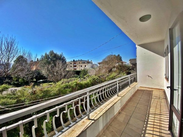 casa indipendente in vendita a Gualdo Tadino