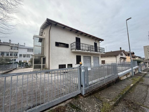 casa indipendente in vendita a Gualdo Tadino