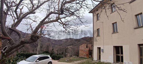 casa semindipendente in vendita a Gualdo Tadino