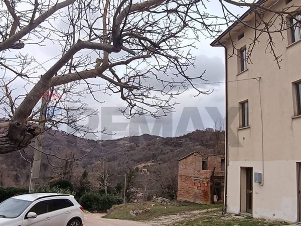 casa semindipendente in vendita a Gualdo Tadino