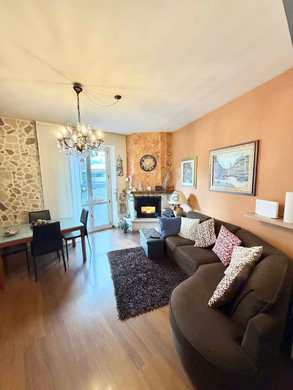 casa indipendente in vendita a Gualdo Tadino