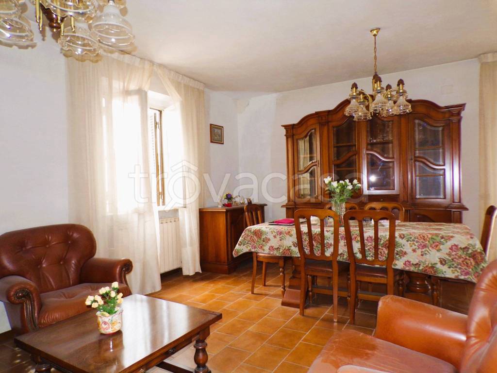 appartamento in vendita a Gualdo Tadino in zona Pieve di Compresseto