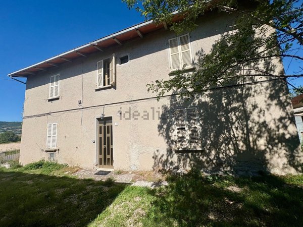 casa indipendente in vendita a Gualdo Tadino