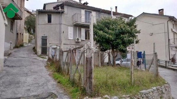 casa semindipendente in vendita a Gualdo Tadino in zona Palazzo Mancinelli