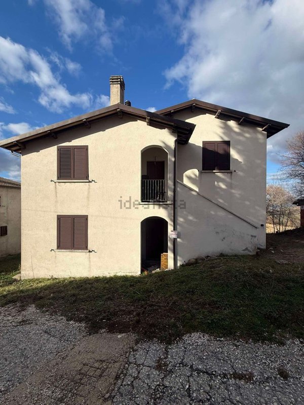 casa indipendente in vendita a Gualdo Tadino in zona Morano Osteria
