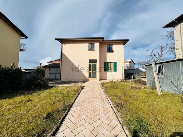 casa indipendente in vendita a Gualdo Tadino