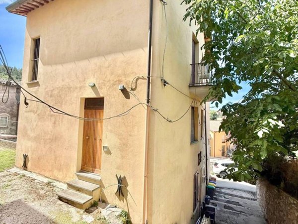 casa indipendente in vendita a Gualdo Tadino