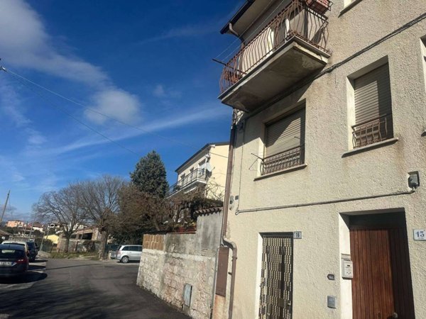 appartamento in vendita a Gualdo Tadino in zona Vaccara