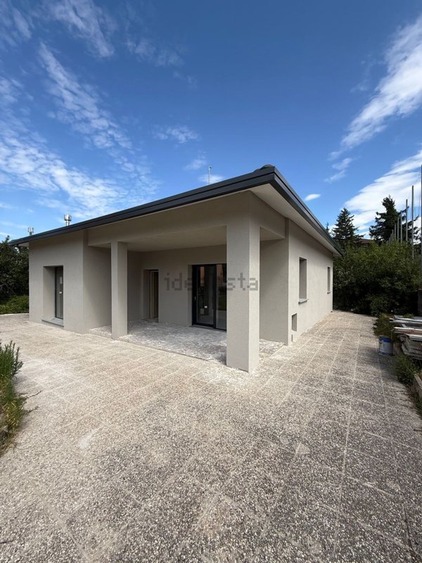 casa indipendente in vendita a Gualdo Tadino