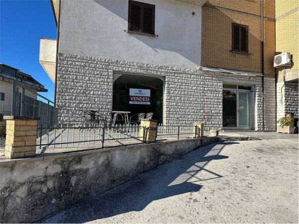 negozio in vendita a Gualdo Tadino