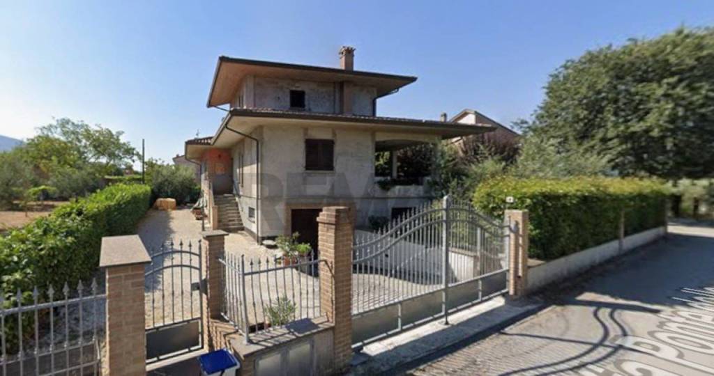 casa indipendente in vendita a Gualdo Tadino