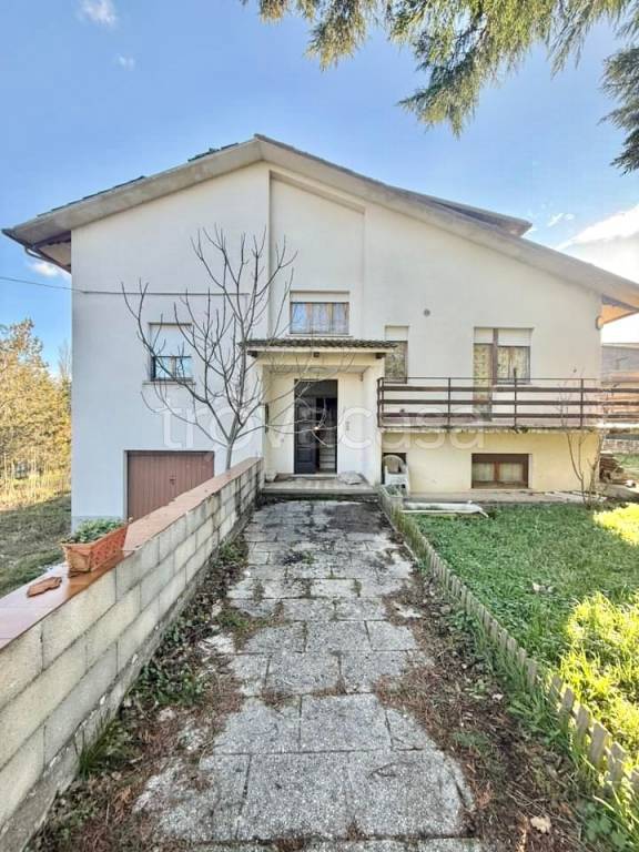 casa indipendente in vendita a Gualdo Tadino in zona San Pellegrino