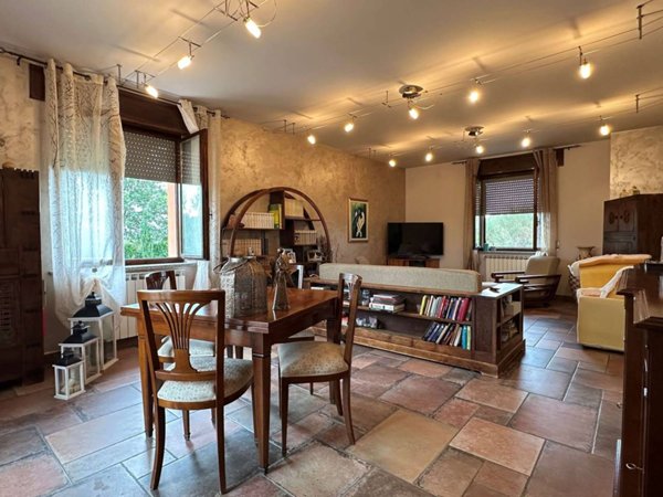 casa indipendente in vendita a Gualdo Tadino in zona Grello