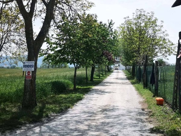 appartamento in vendita a Gualdo Tadino in zona Cerqueto