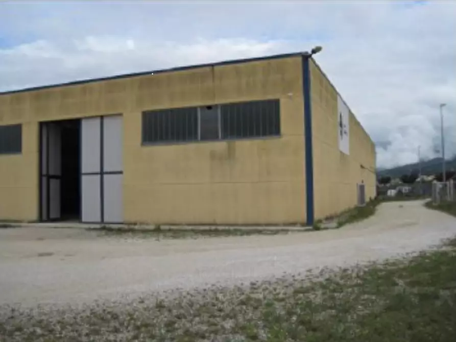 capannone in vendita a Gualdo Tadino