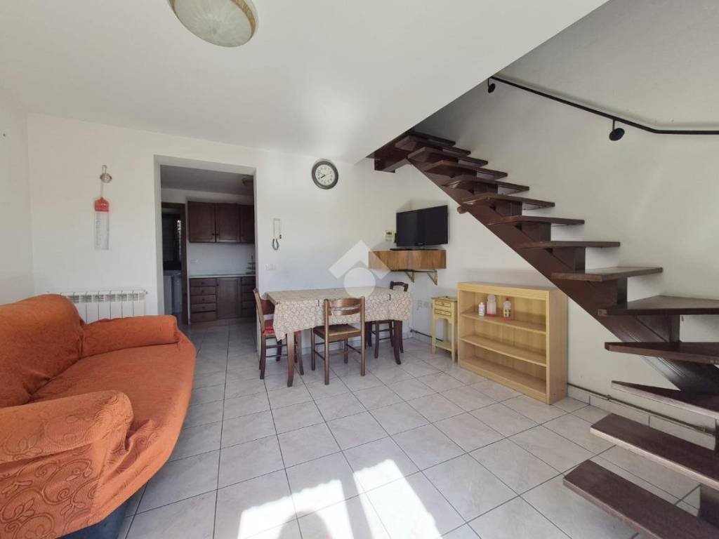 casa indipendente in vendita a Gualdo Tadino in zona Caprara