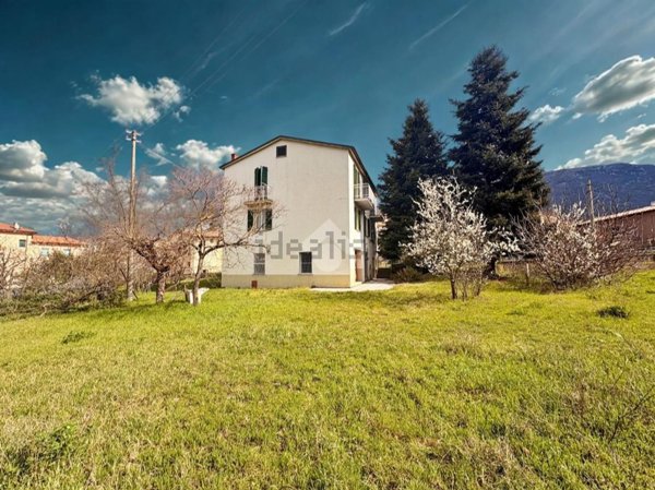 casa indipendente in vendita a Gualdo Tadino