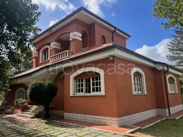 casa indipendente in vendita a Gualdo Tadino in zona Rigali
