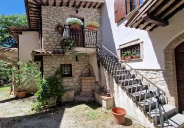 casa indipendente in vendita a Gualdo Tadino