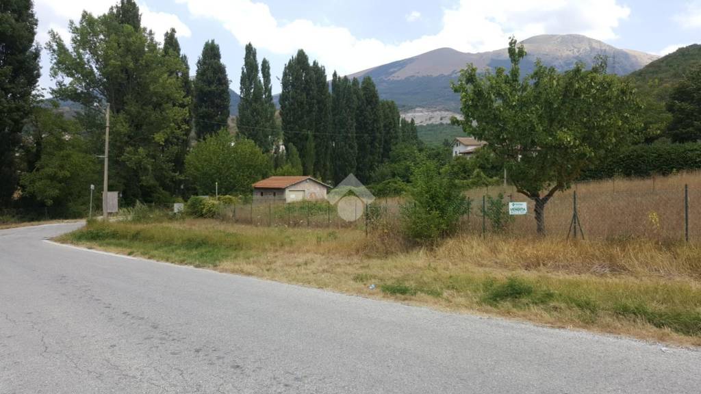 terreno edificabile in vendita a Gualdo Tadino in zona Vaccara